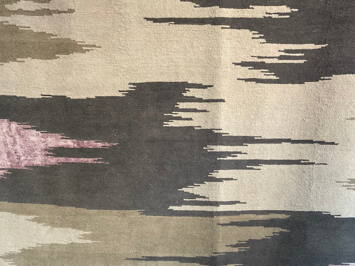Purple tones contrast beautifully with charcoal, grey rug | NU-4030