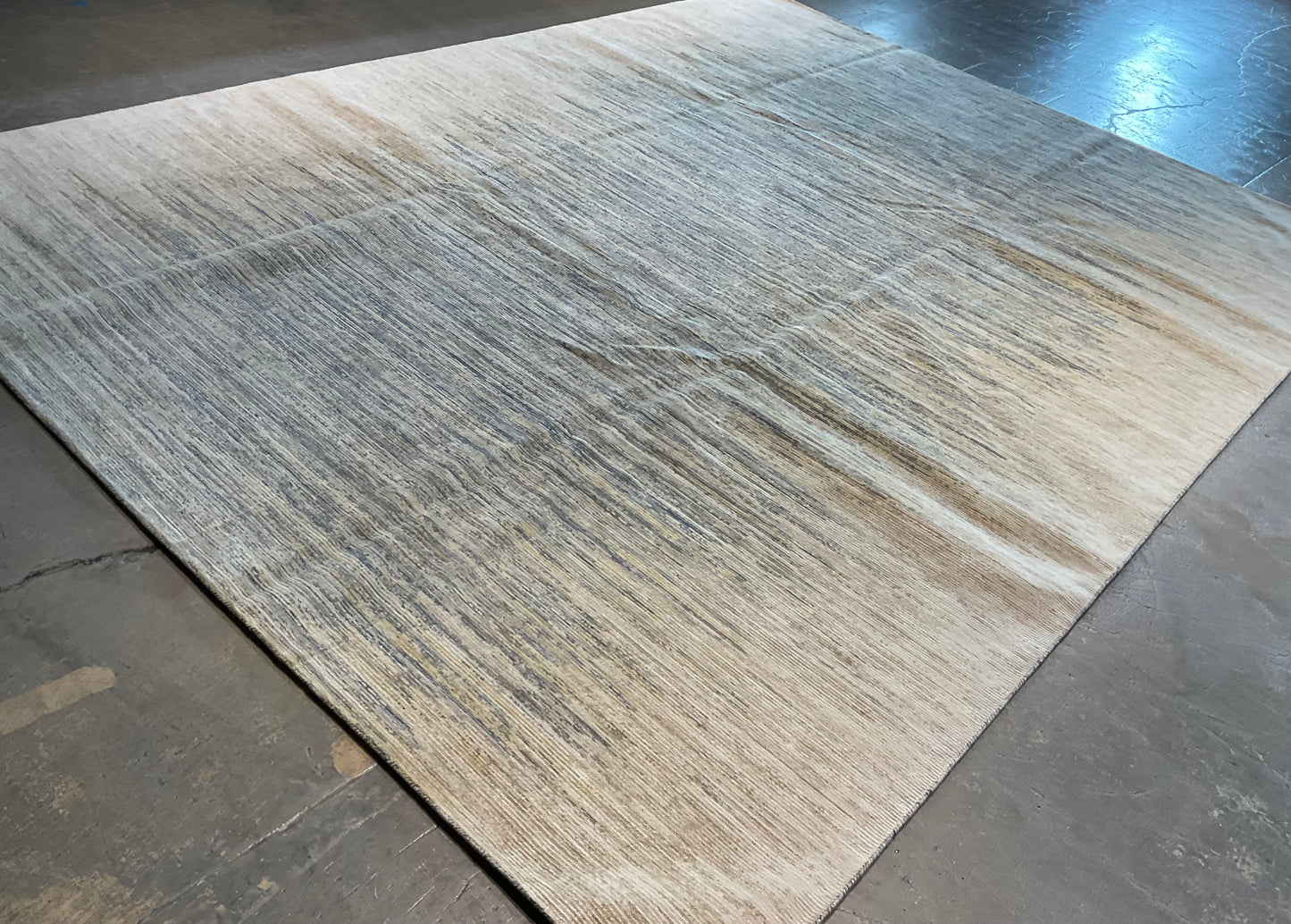 Crafted area rug from 100% natural wool | NU-8090