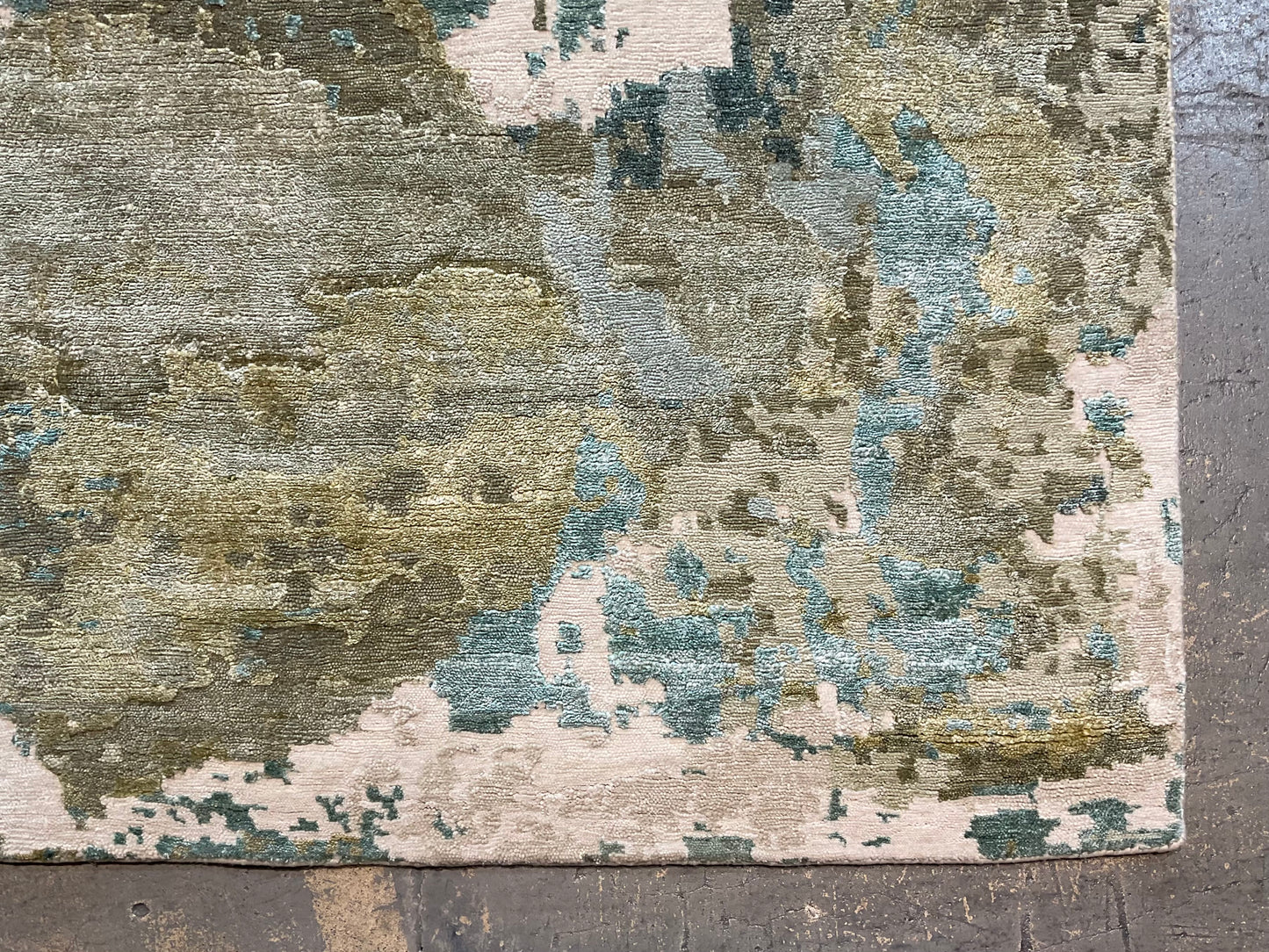 Area Rug with a bold, monochromatic design, rich green tones | NU-7956
