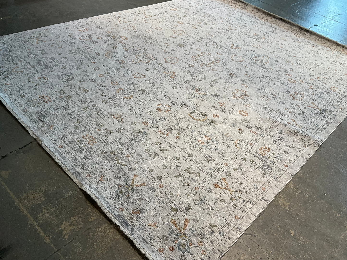 Crafted area rug with attention to comfort as well as style | NU-7777
