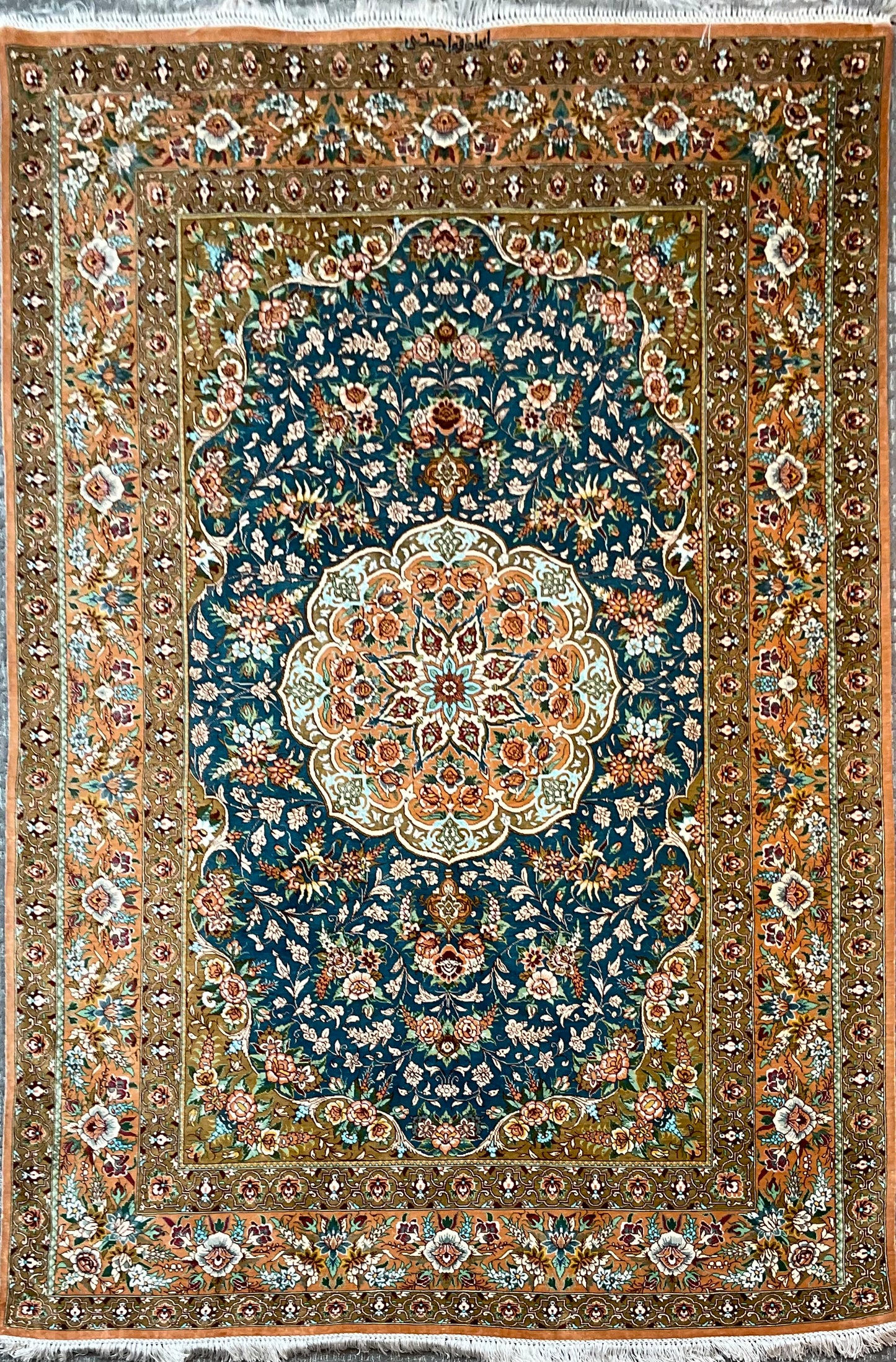Qum silk rug from Iran is a true masterpiece | NU-2472