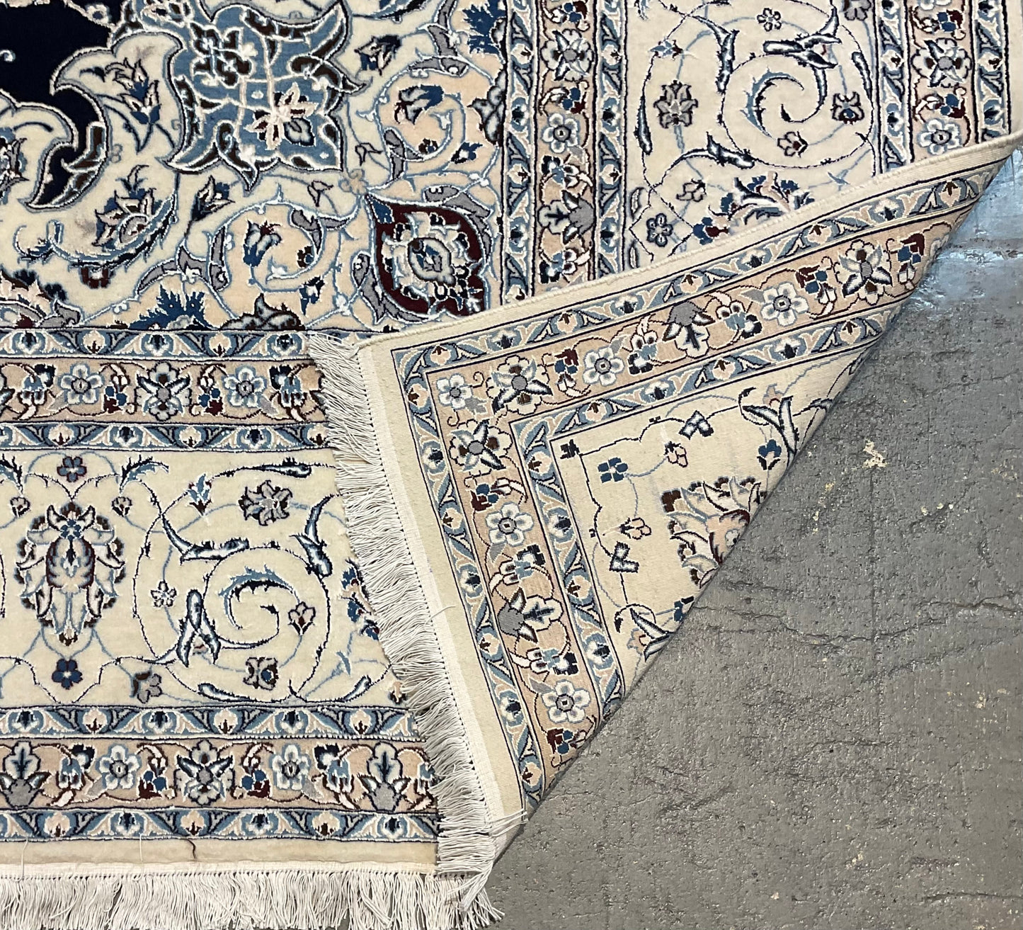 Nain rug is a true masterpiece, blend of fine wool and silk | NU-2369