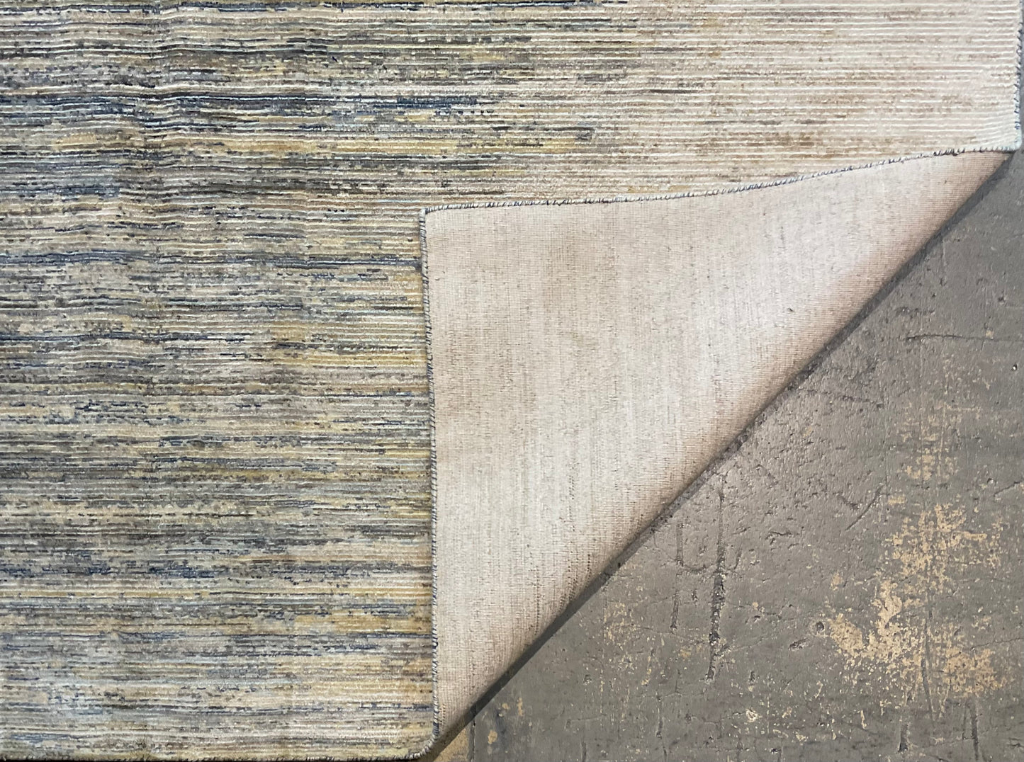 Crafted area rug from 100% natural wool | NU-8090