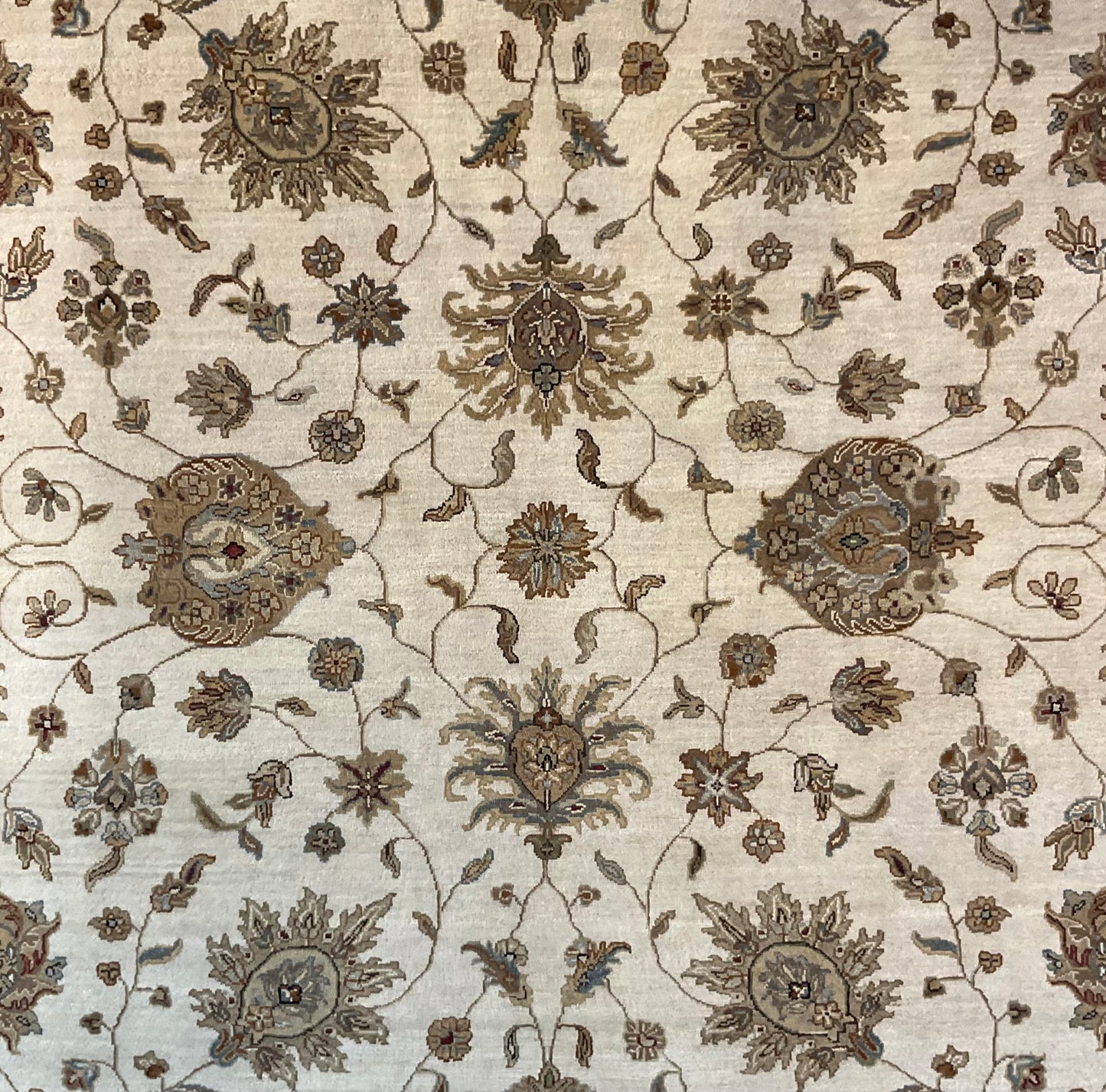 Ideal rug for eclectic, transitional, or classic interiors | NU-501
