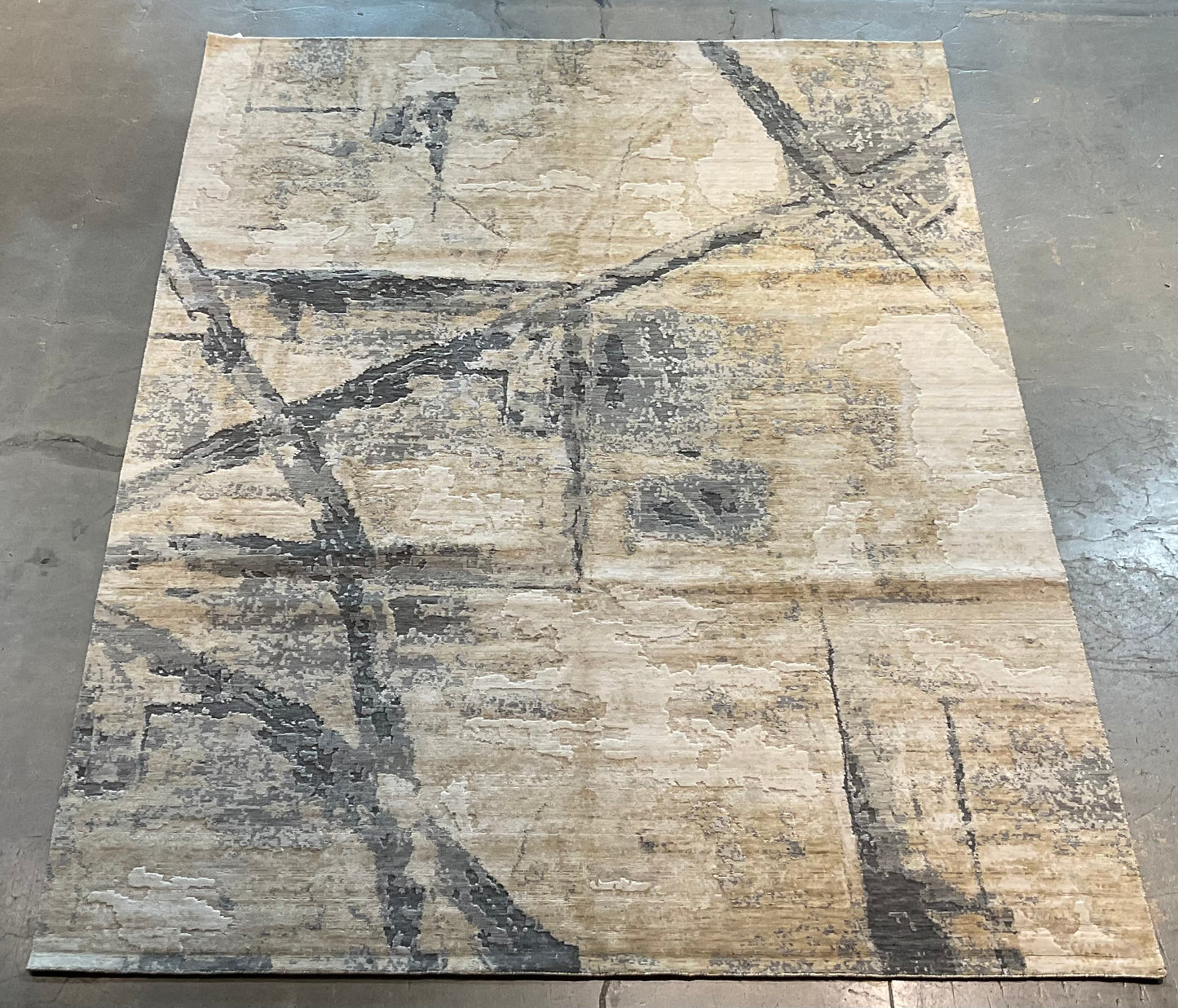Modern wool rug features a subtle, understated pattern | NU-8089