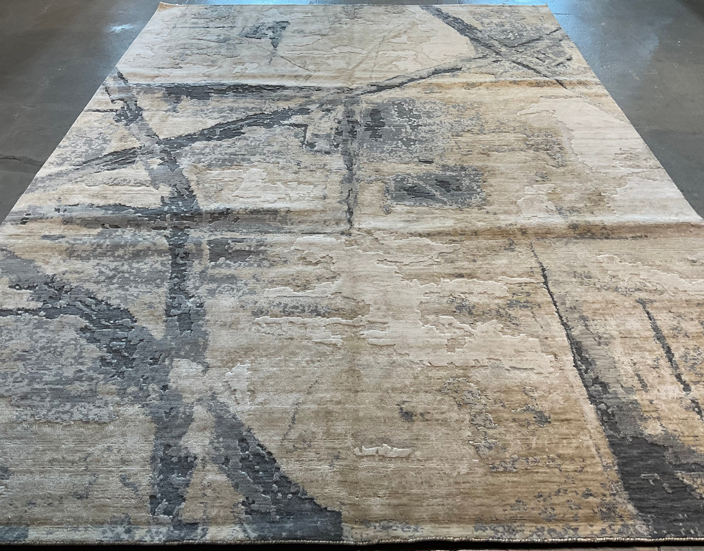 Modern wool rug features a subtle, understated pattern | NU-8089