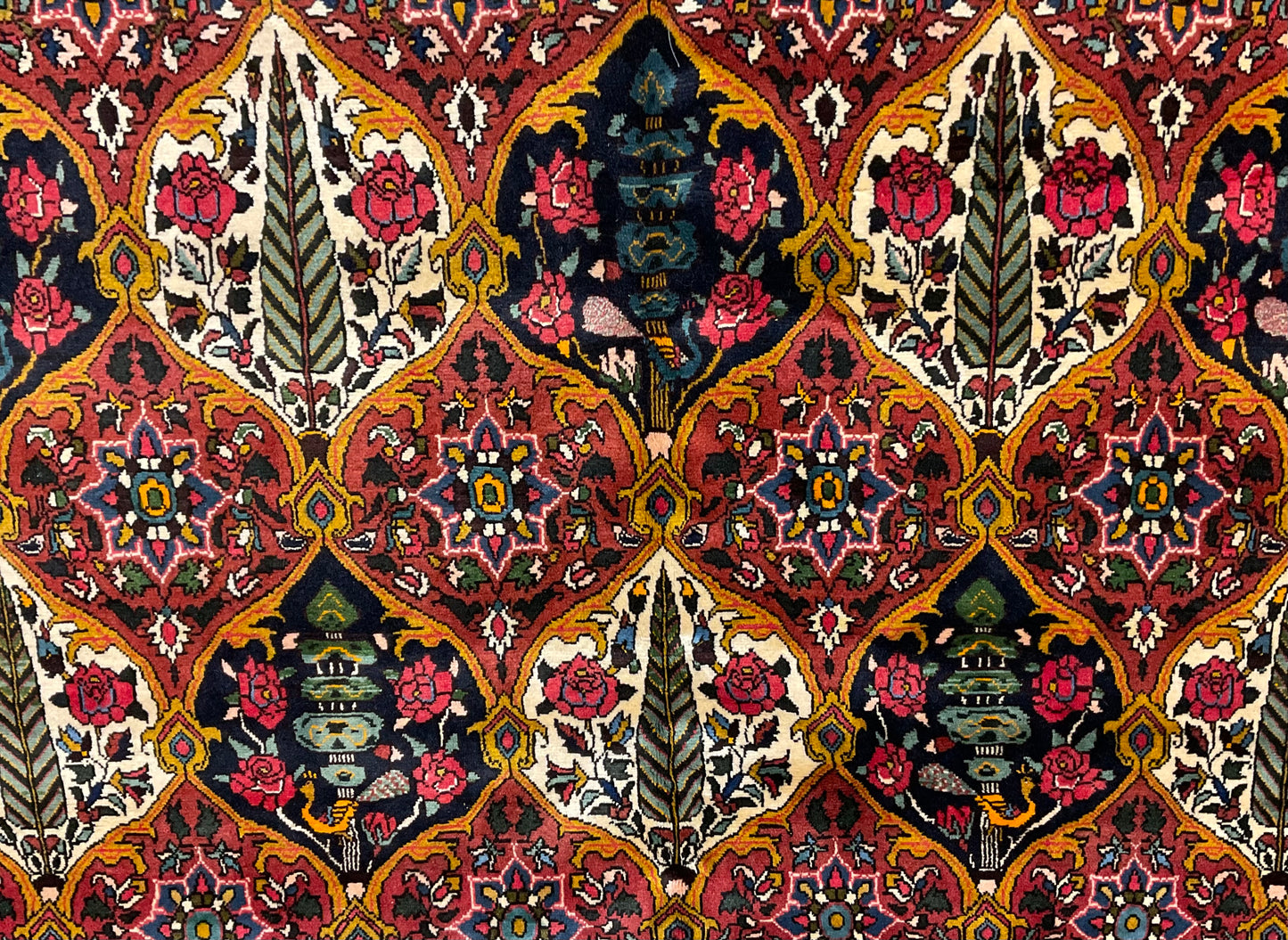 Vintage Bakhtiari rug from Iran | NU-4771