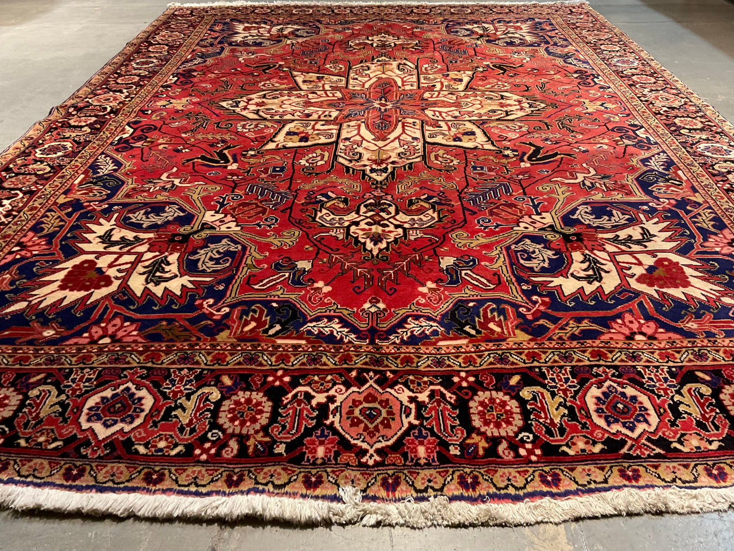 Heriz rug balances tribal strength with refined elegance | NU-2186