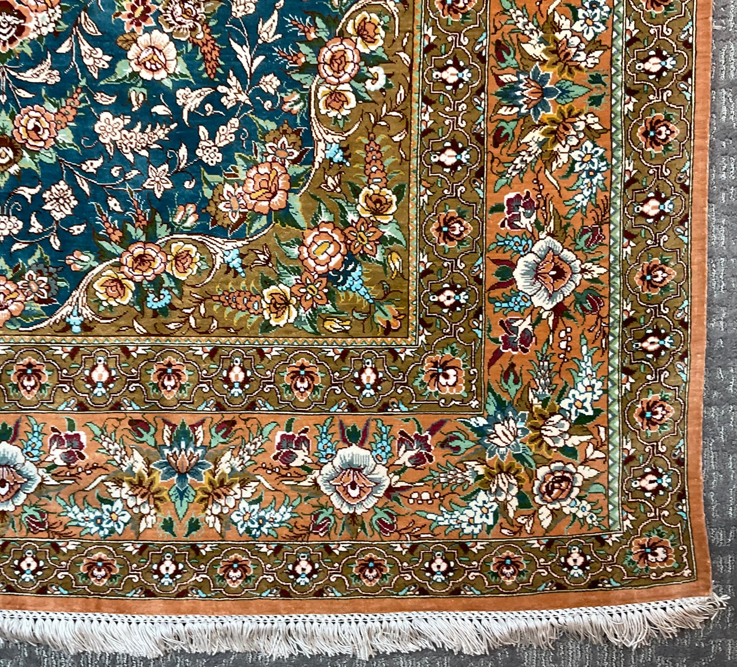 Qum silk rug from Iran is a true masterpiece | NU-2472