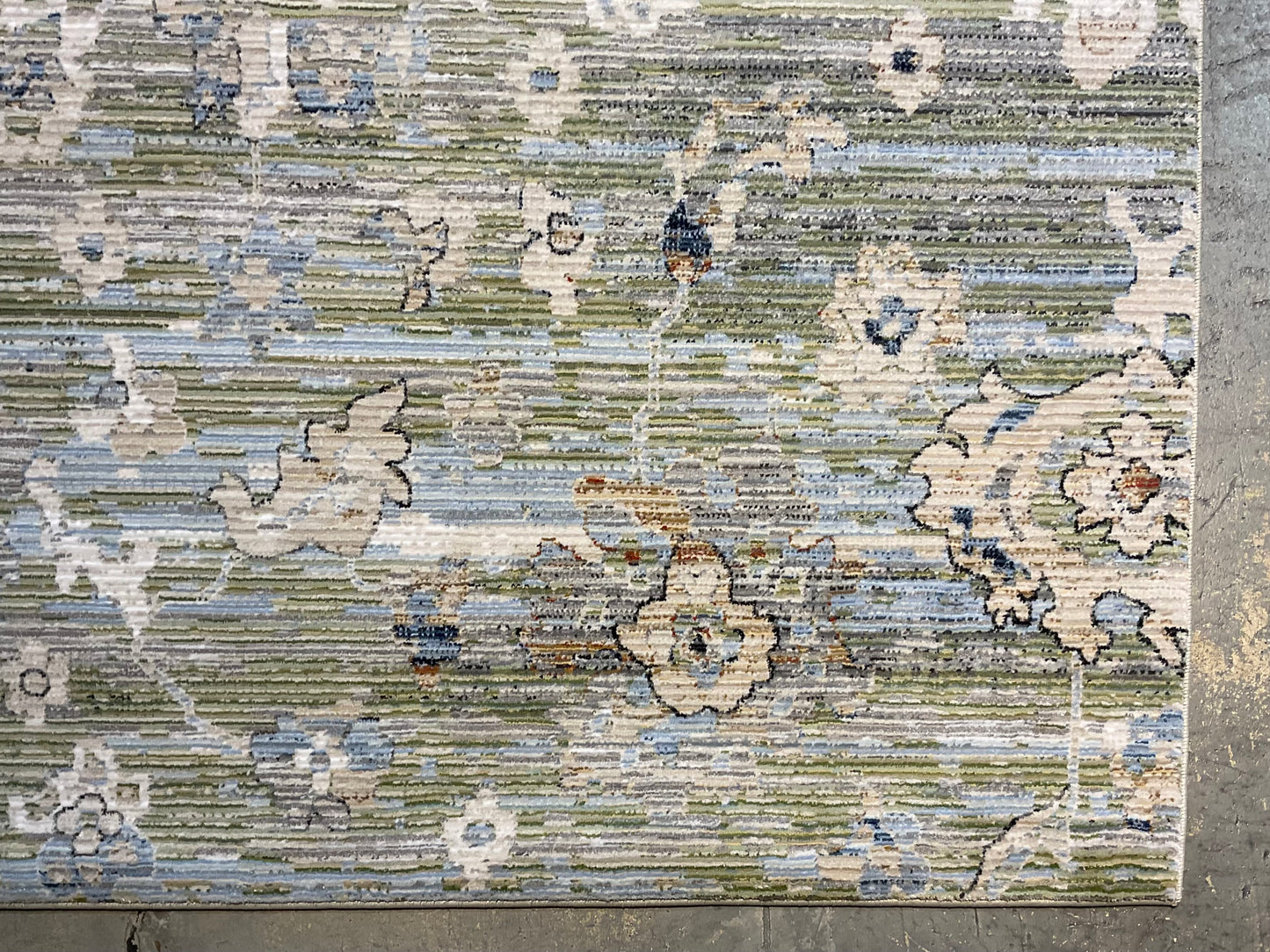 Handcrafted rug to highlight both detail and subtlety | NU-7854