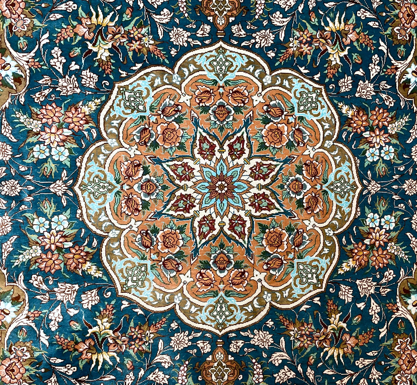 Qum silk rug from Iran is a true masterpiece | NU-2472