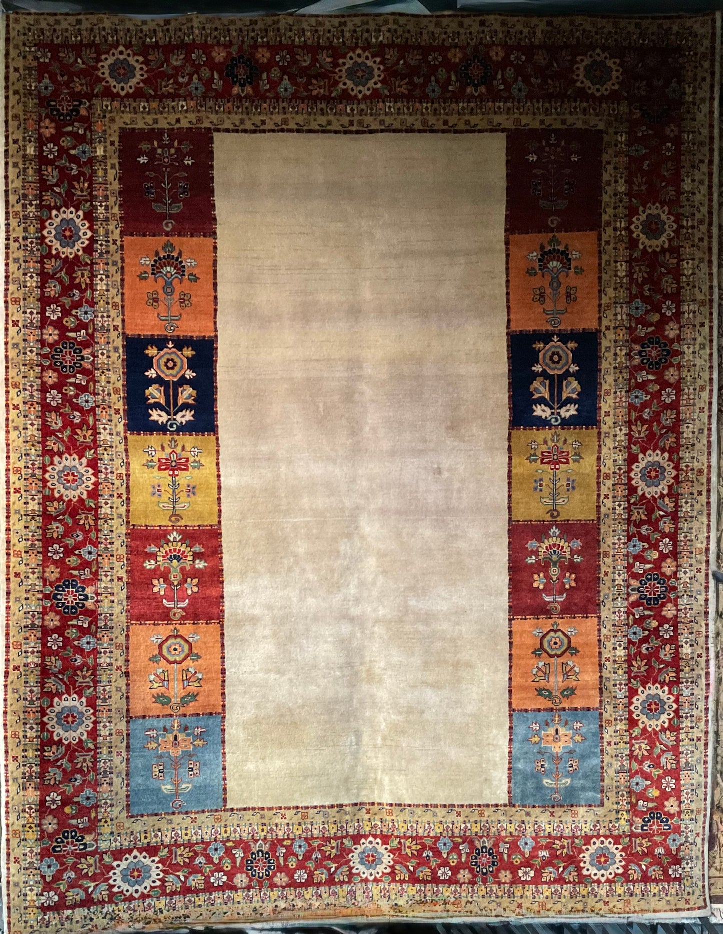 Finest wool rug, offering an incredibly soft feel underfoot | NU-2569