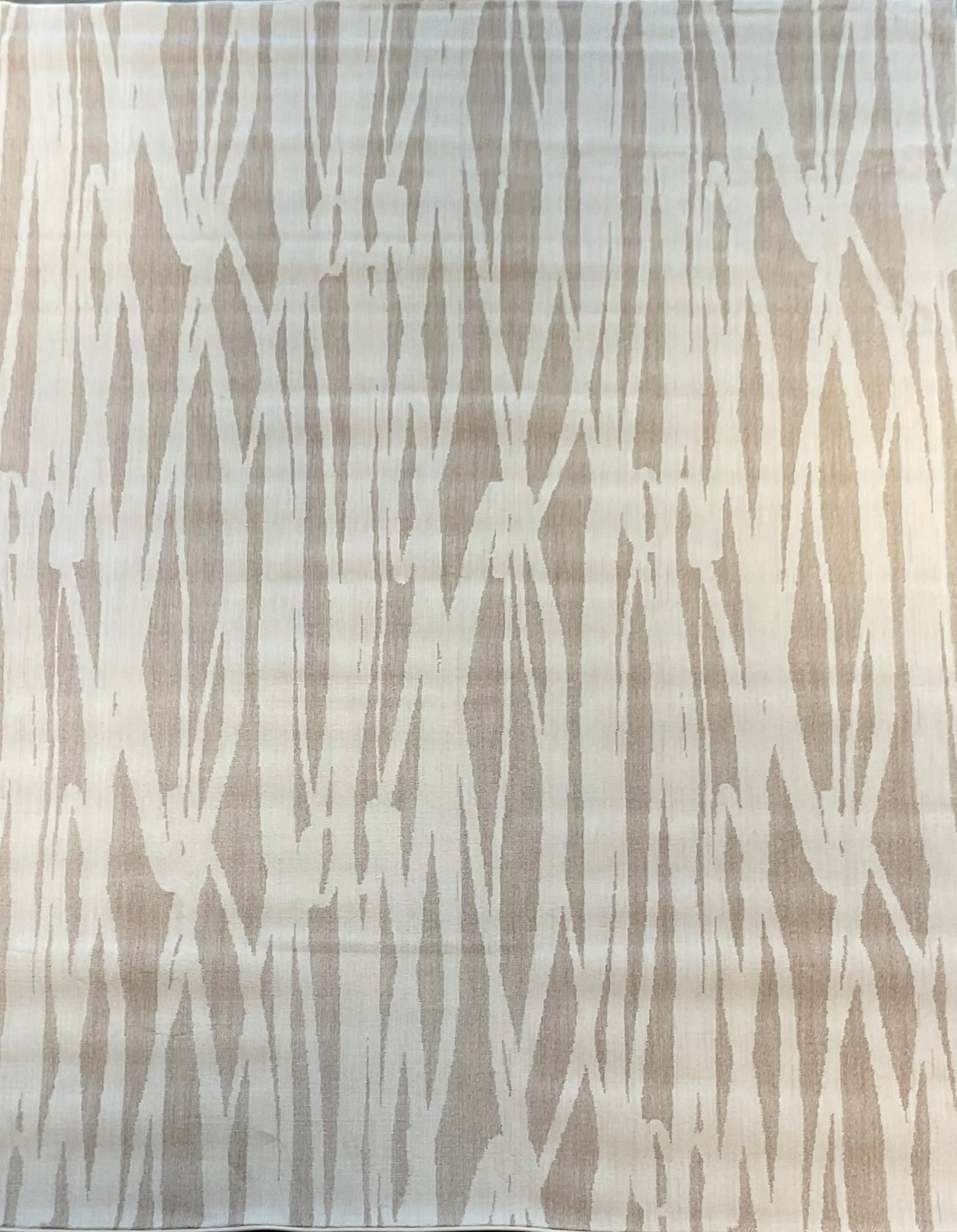 Bamboo-inspired rug features a subtle linear design | NU-7483
