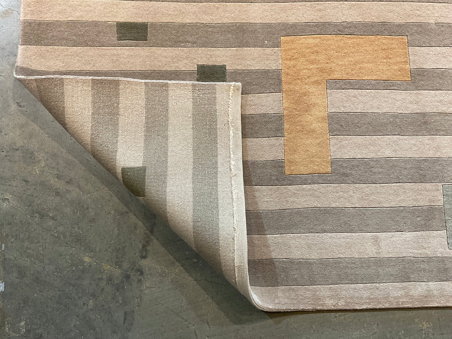 Abstract Modern Fine Wool Rug in Coral, Green & Rose Tones | 1010