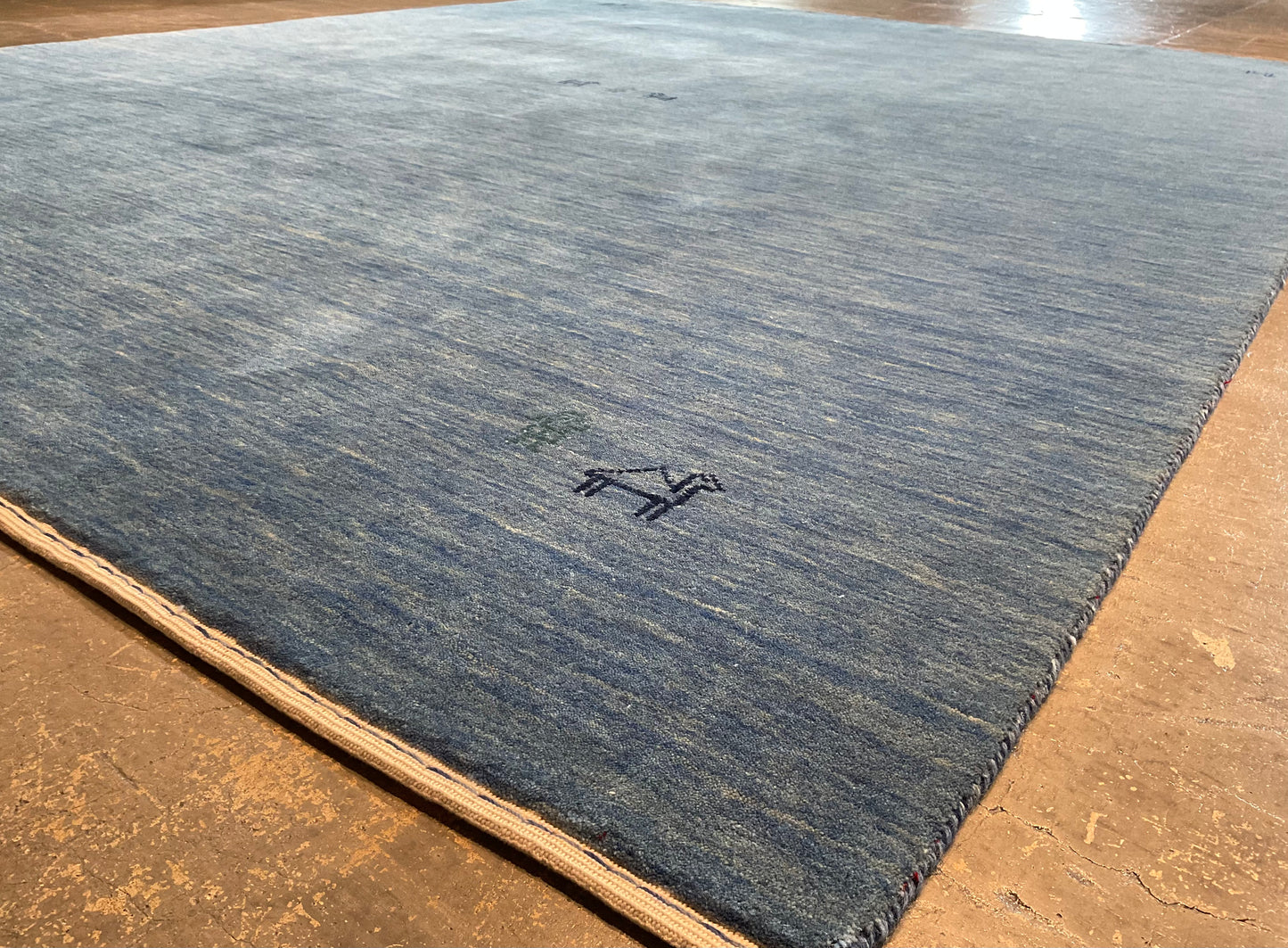 A touch of rustic charm and artistic flair design rug | NU-85