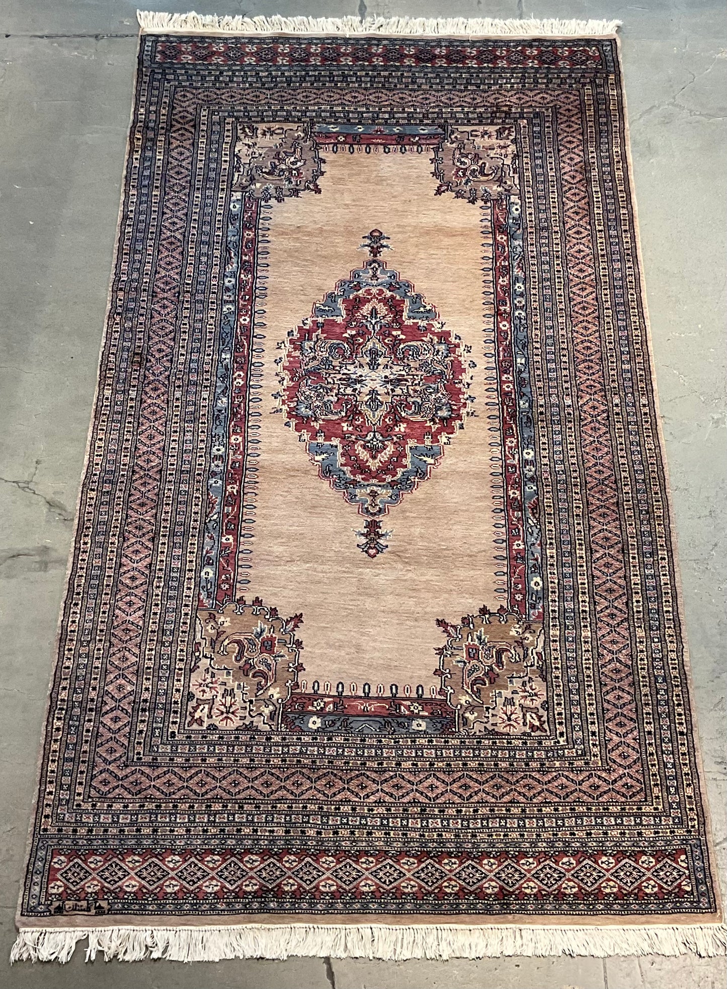1929-H5X8-TN-GYPKBN (Serapi)