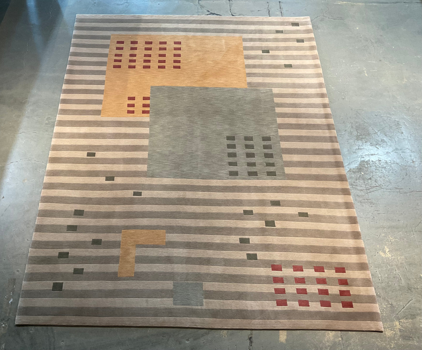 Abstract Modern Fine Wool Rug in Coral, Green & Rose Tones | 1010