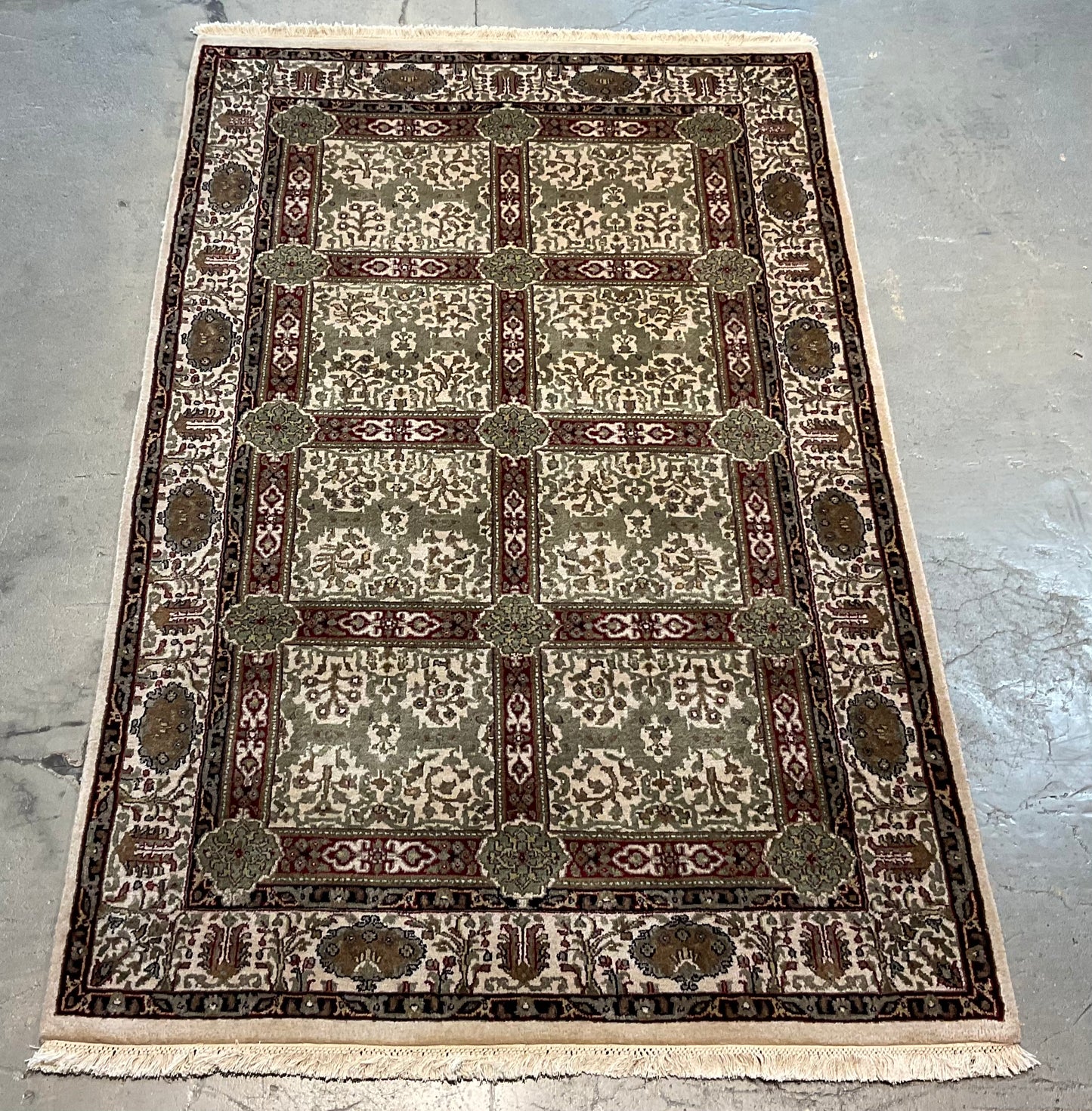 2441-H4X6-WT-BKRDGNGD (Tabriz)