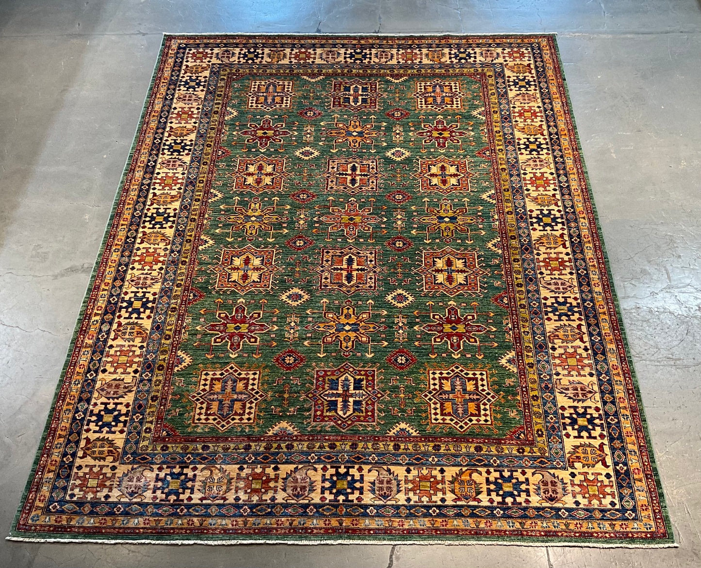 Area rug with Geometric motifs and rich accent colors | NU-280