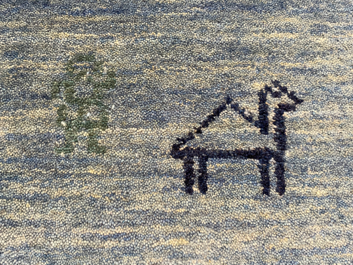 A touch of rustic charm and artistic flair design rug | NU-85
