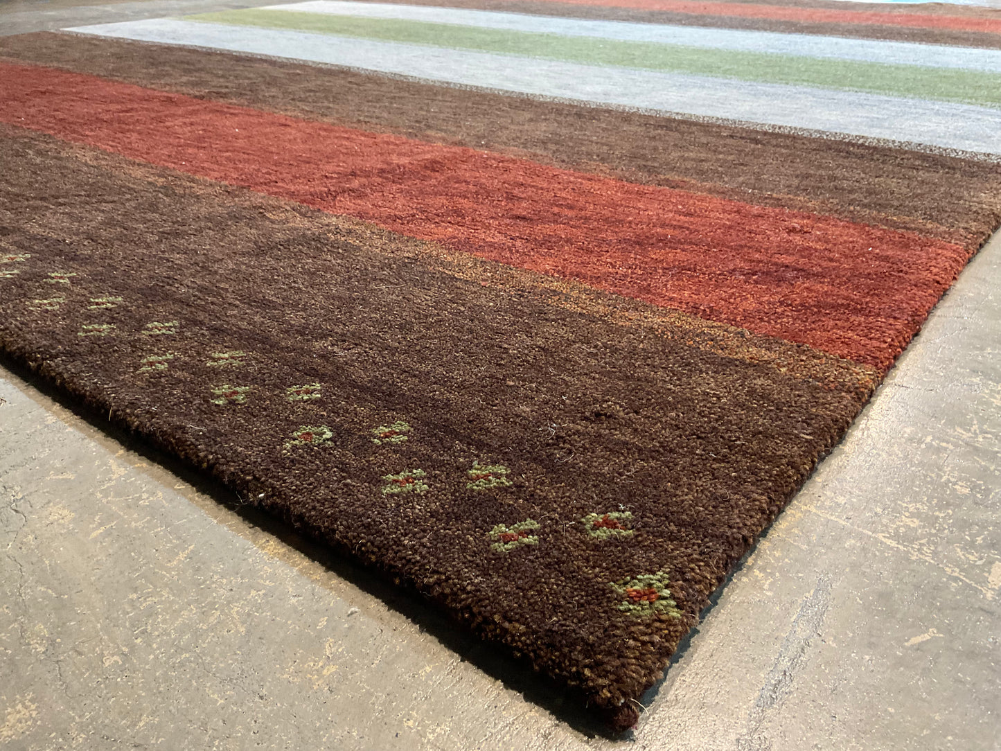 A perfect rug, fit for bohemian, rustic, or modern interiors | NU-165